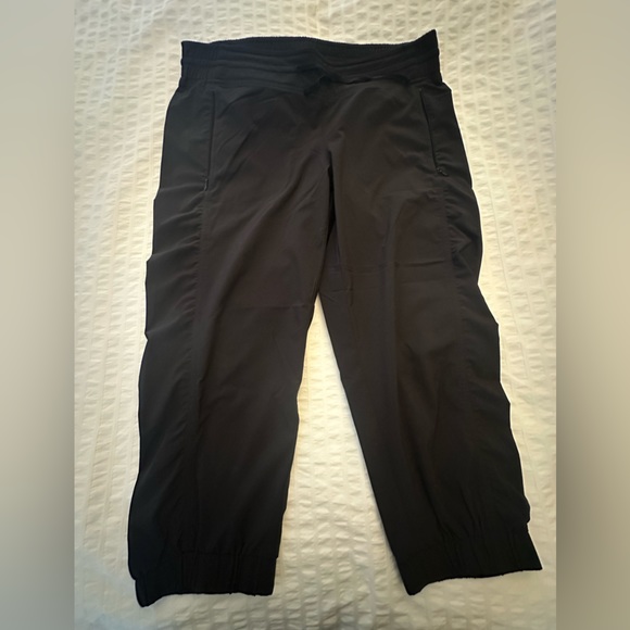 Petite Athleta pants/joggers - Picture 1 of 4